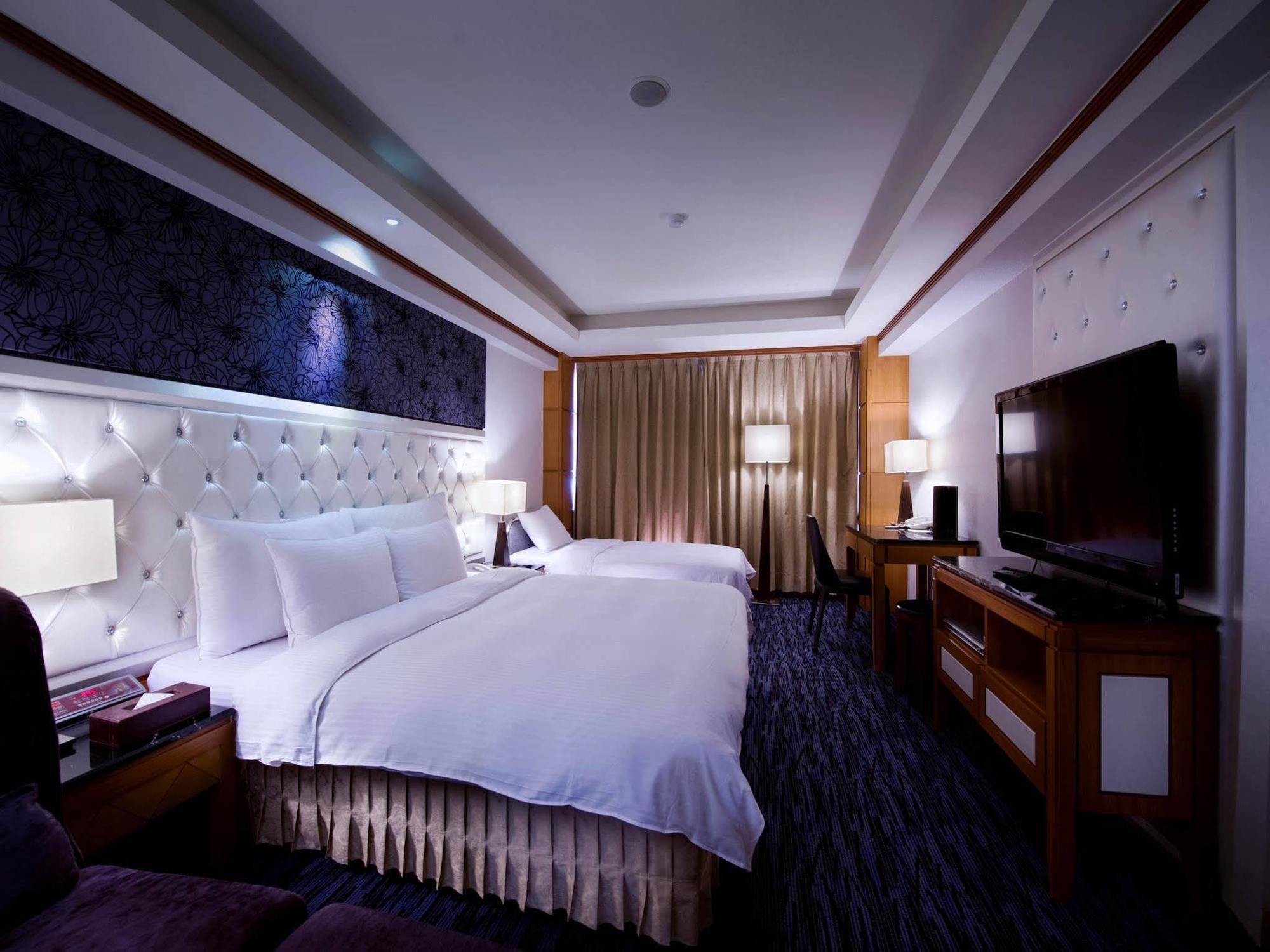 Hotel Dion Тайчжун Экстерьер фото