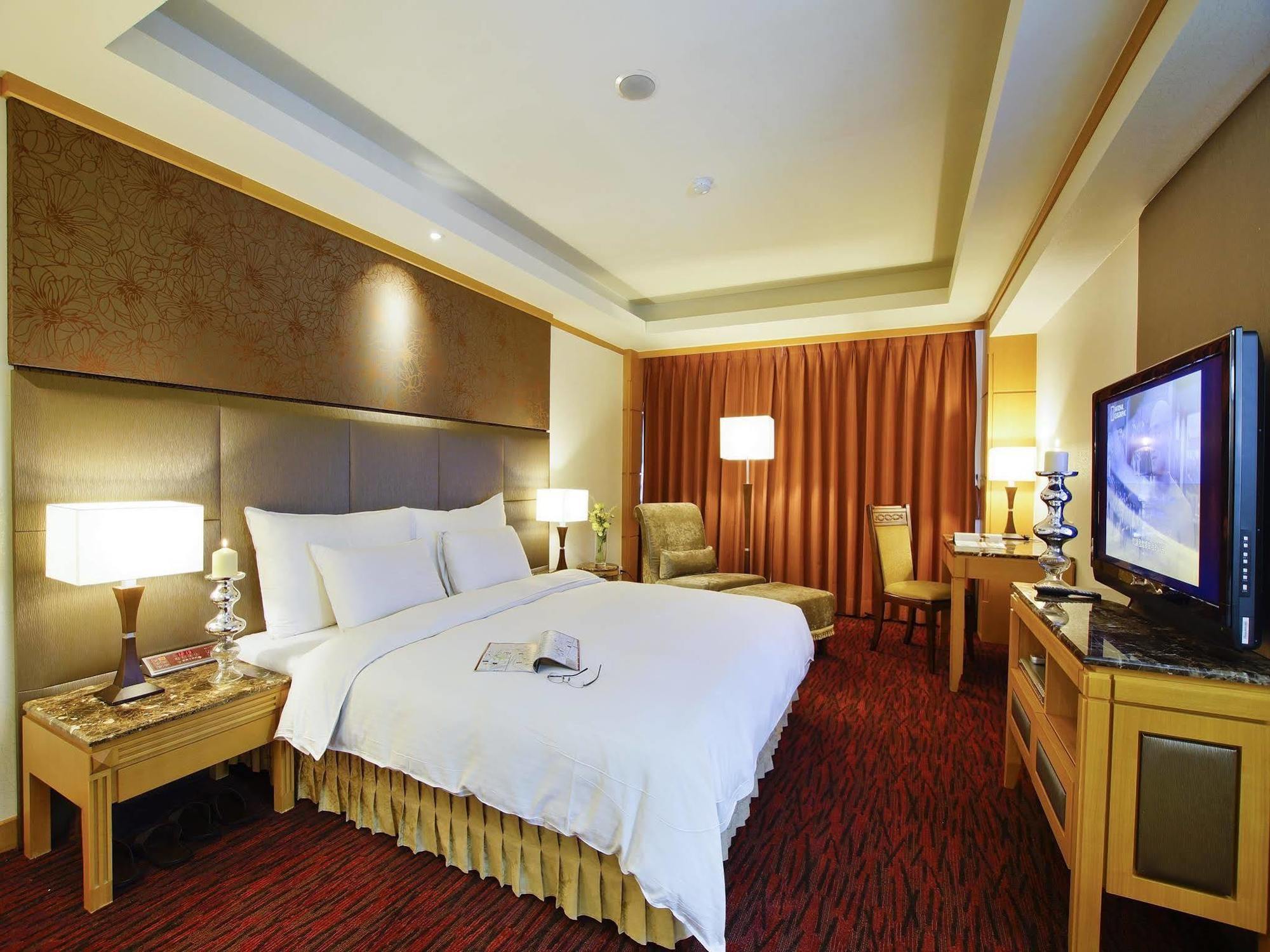 Hotel Dion Тайчжун Экстерьер фото