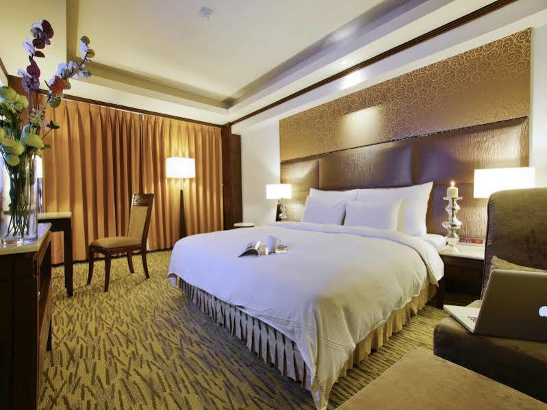 Hotel Dion Тайчжун Экстерьер фото